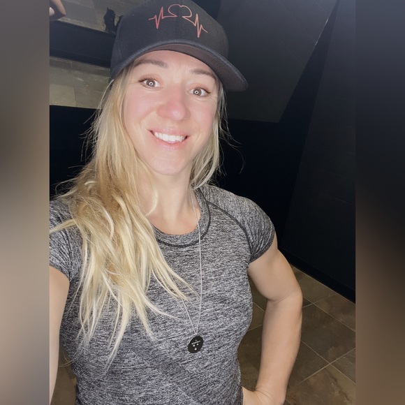 Meet your Posher, Jessica - Picture 2 of 6